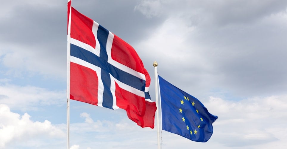 Norsk flagg og EU-flagg